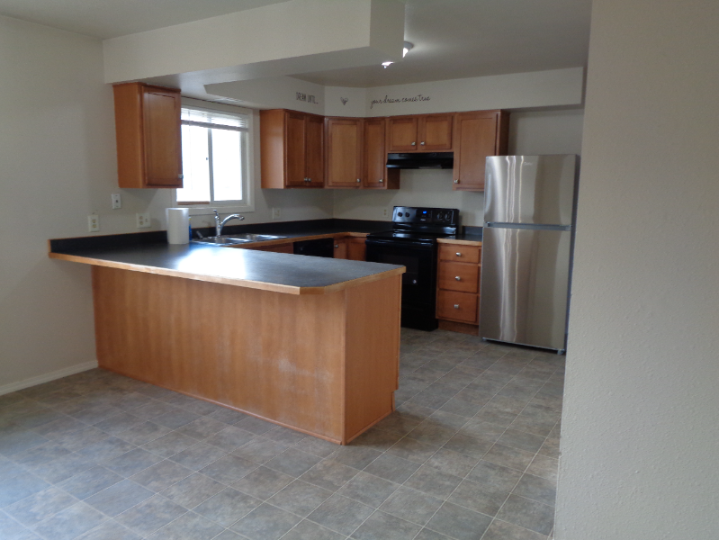 731 Cedar St - Photo 3 of 12