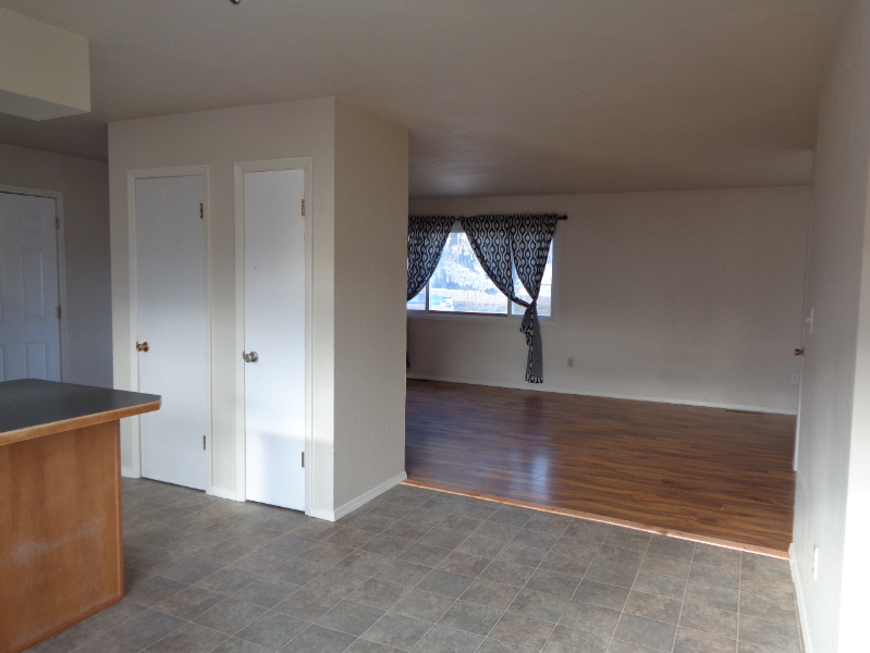 731 Cedar St - Photo 5 of 12