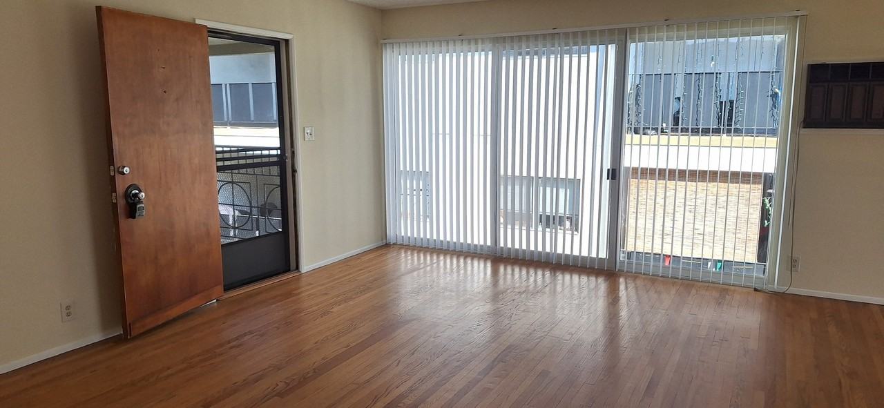 626 Sunset Blvd Apt B - Photo 4 of 9