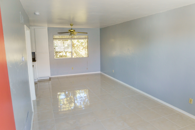 335 Claydelle Ave #B - Photo 3 of 27