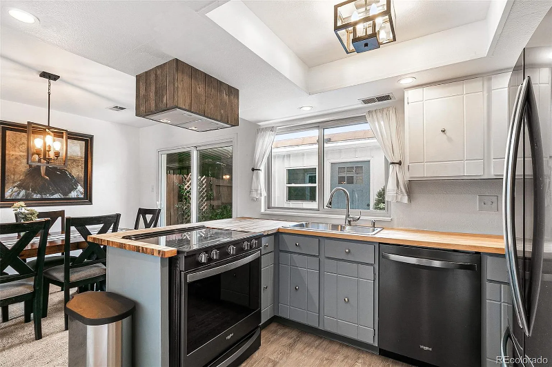 474 Carr St - Photo 7 of 19
