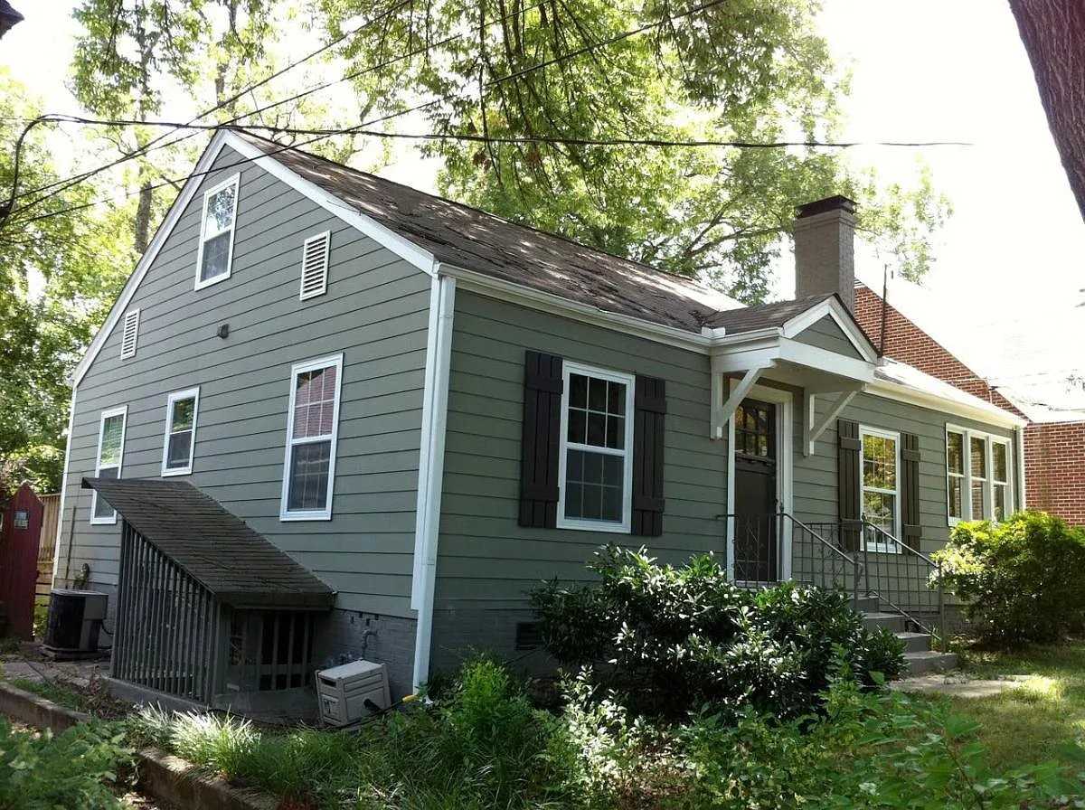1189 Francis St Nw - Photo 2 of 20