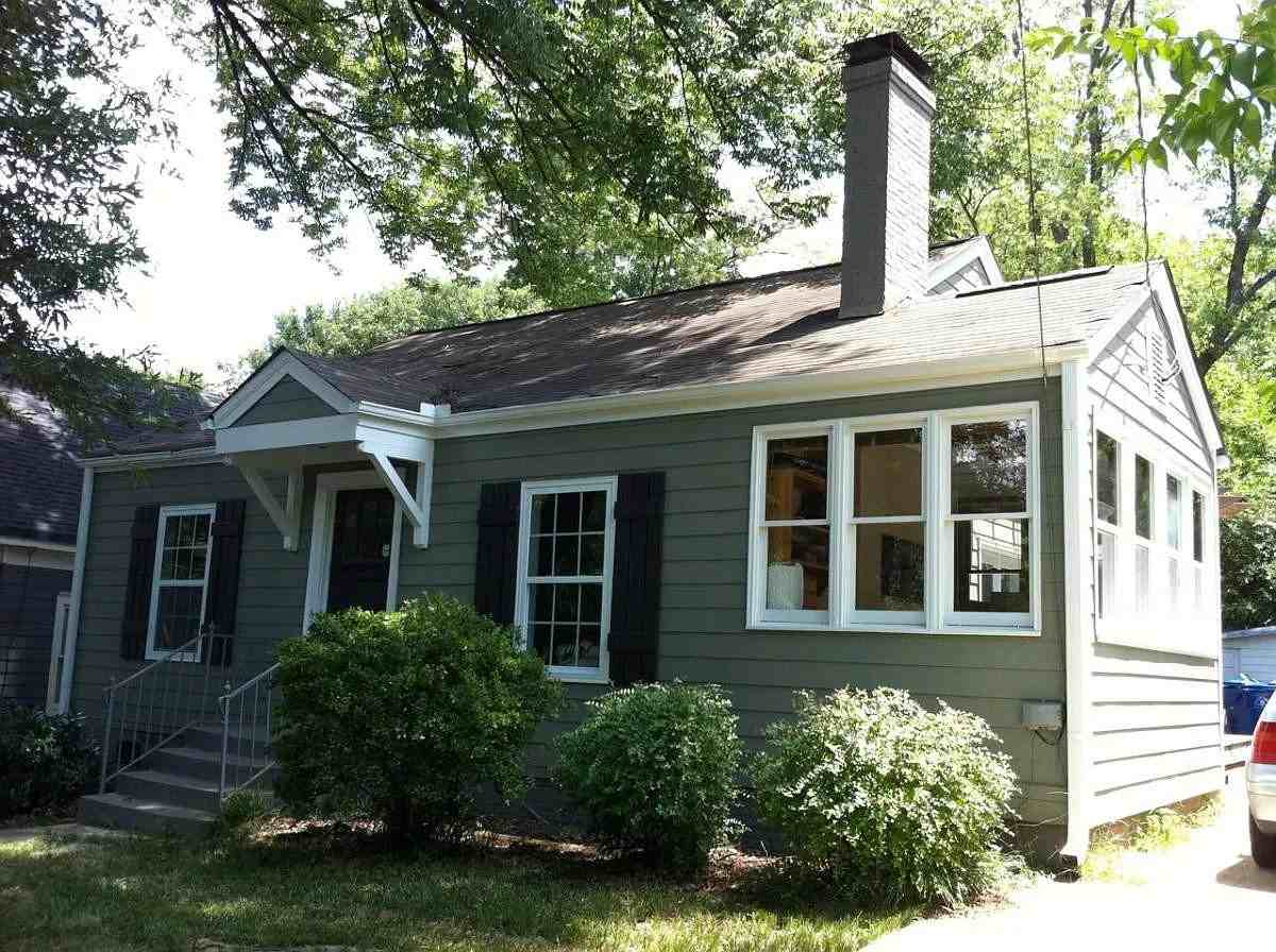 1189 Francis St Nw - Photo 3 of 20