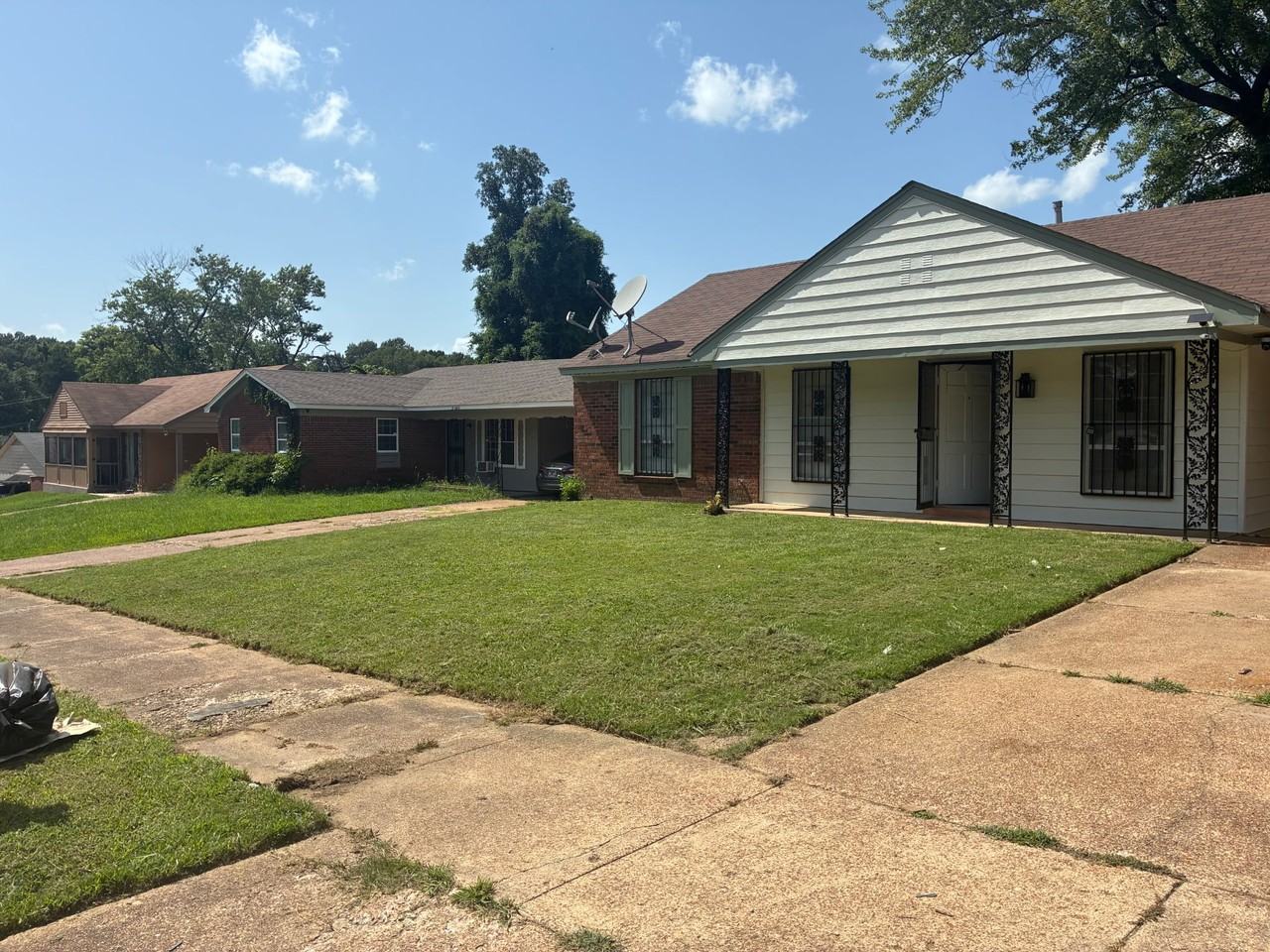 2166 Fortune Ave - Photo 2 of 33