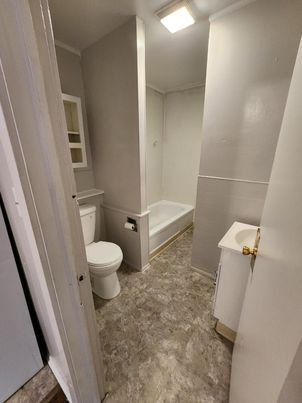 Lasalle St #1 - Photo 5 of 8