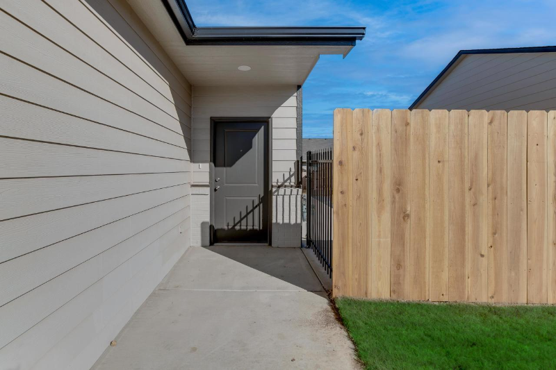 12033 W Shadow Lakes St - Photo 3 of 12