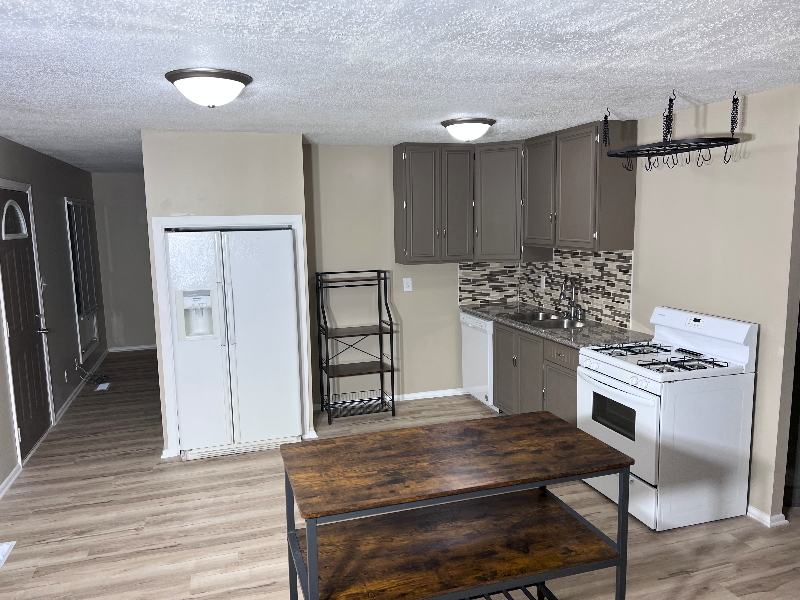 2446 Quail Dr - Photo 3 of 10