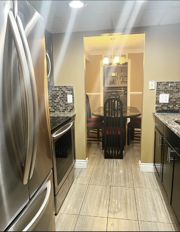 18228 University Park Dr - Photo 4 of 6
