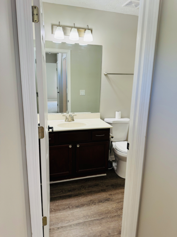 208 Oak Grove Way - Photo 3 of 50