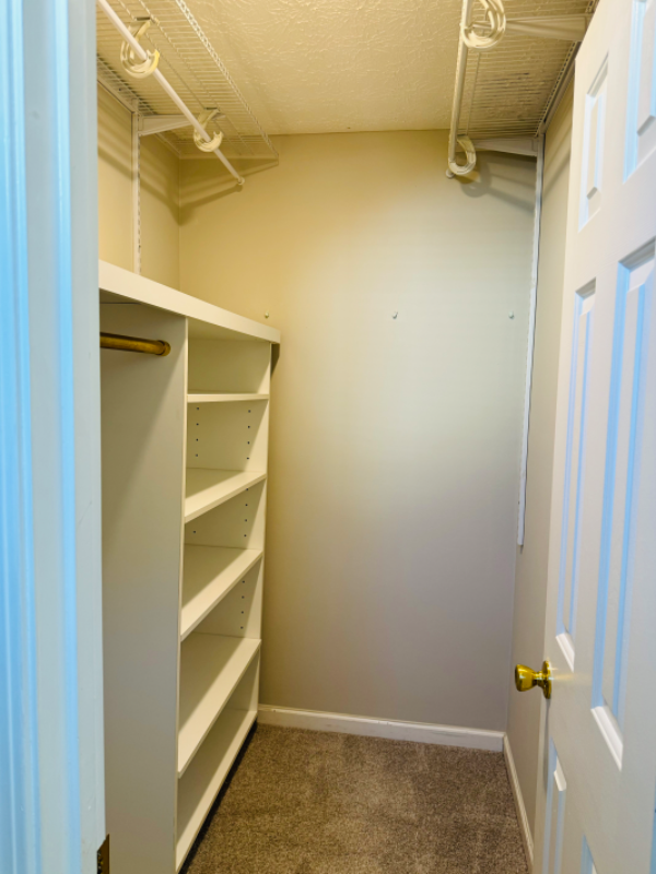 208 Oak Grove Way - Photo 5 of 50