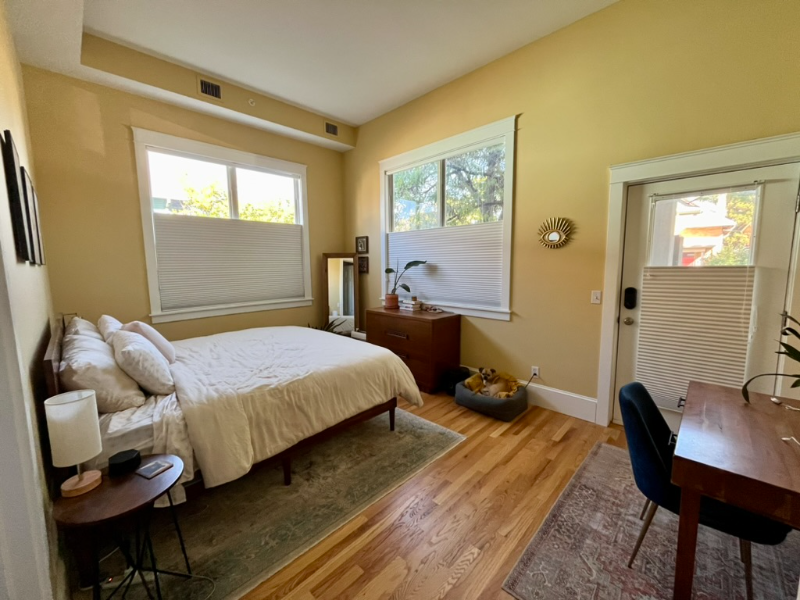 424 E 1st Ave #1C - Photo 3 of 11