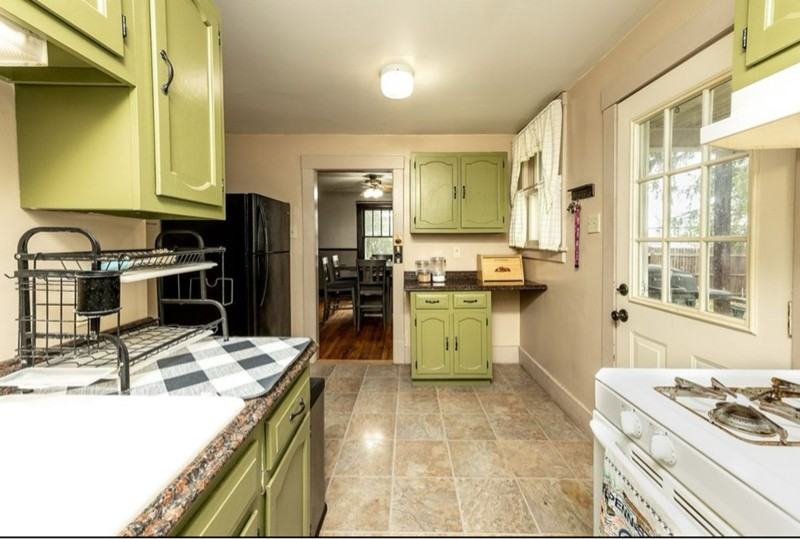 505 N Broad St - Photo 3 of 8