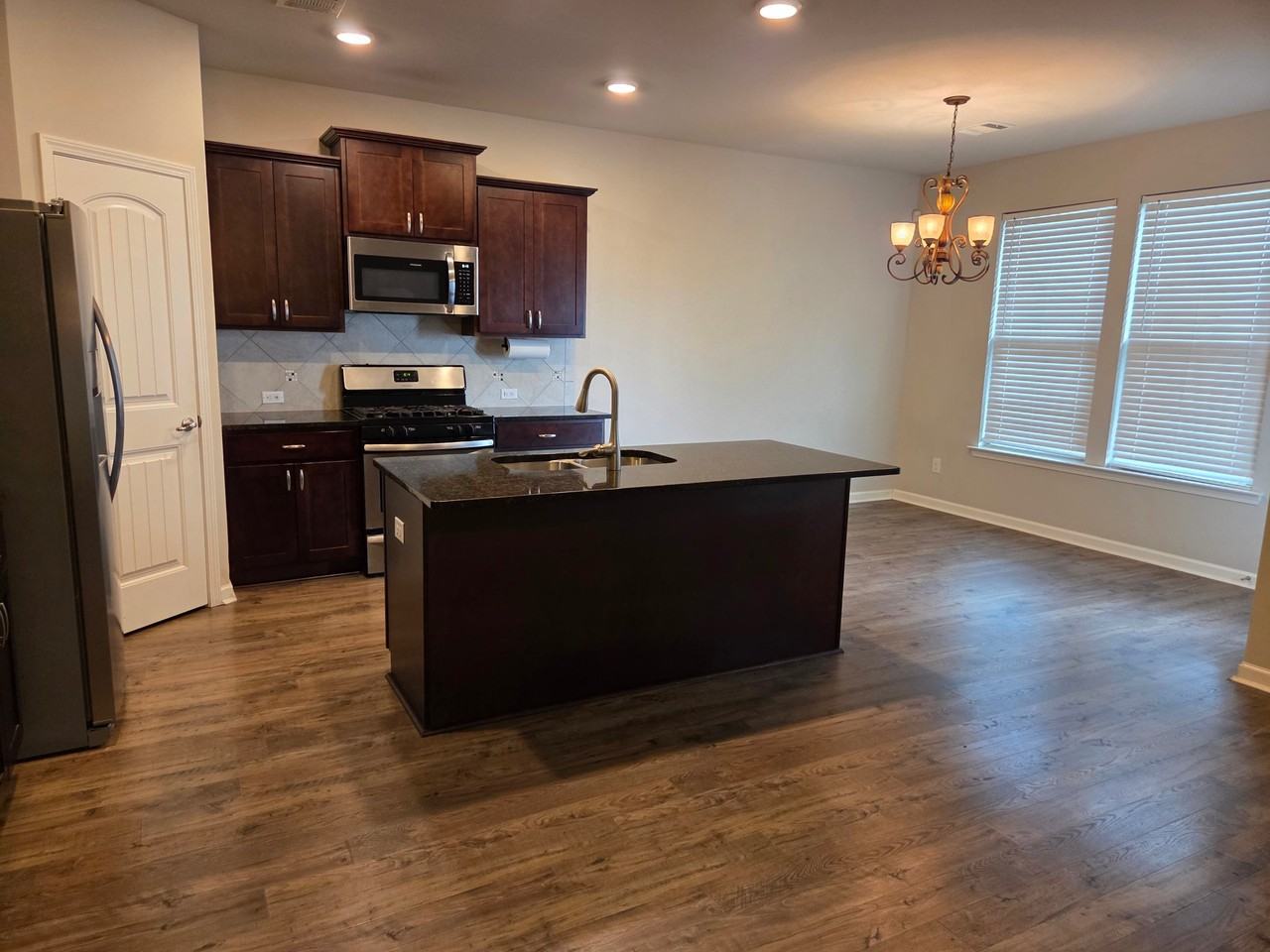 39356 Legacy Lake Dr - Photo 3 of 25