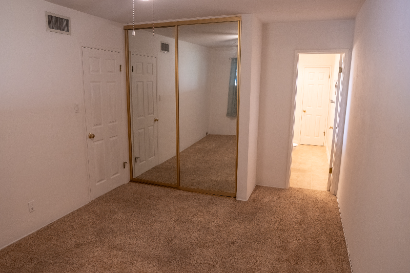 1211 Roselle Ct - Photo 5 of 13