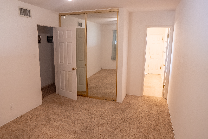 1211 Roselle Ct - Photo 6 of 13