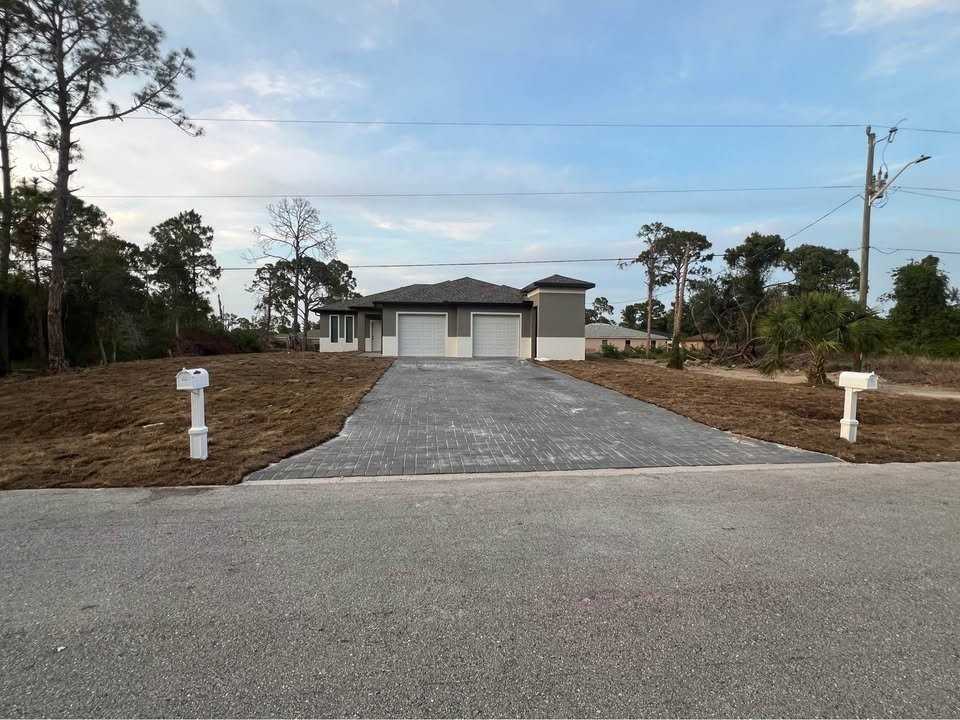 743 Meadow Rd