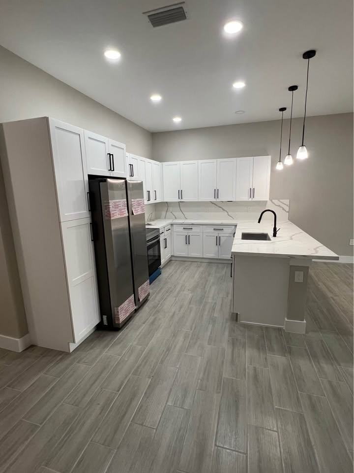 743 Meadow Rd - Photo 3 of 10
