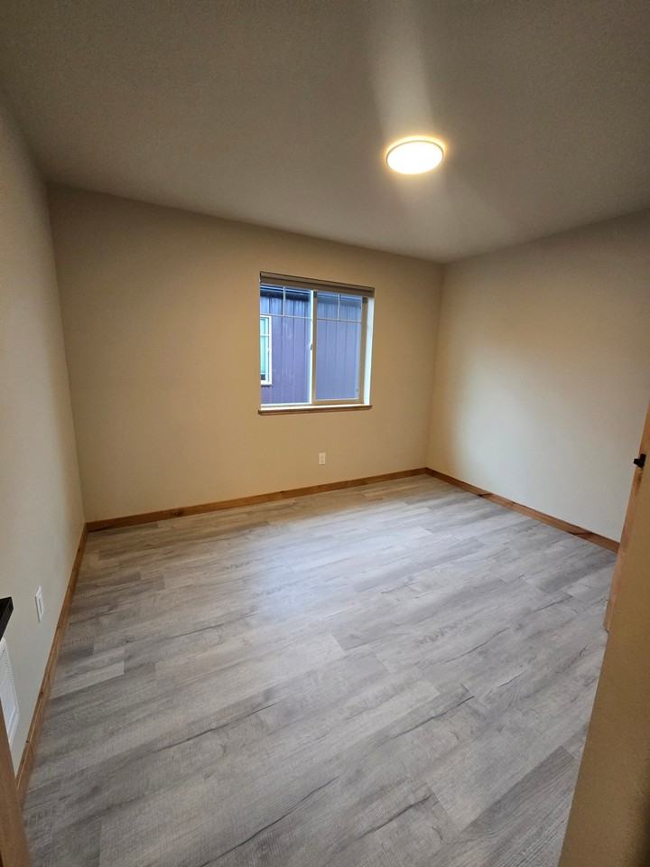 1679 Montana St #D - Photo 5 of 8