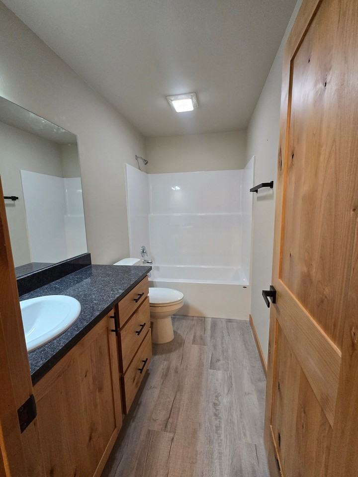 1679 Montana St #D - Photo 7 of 8