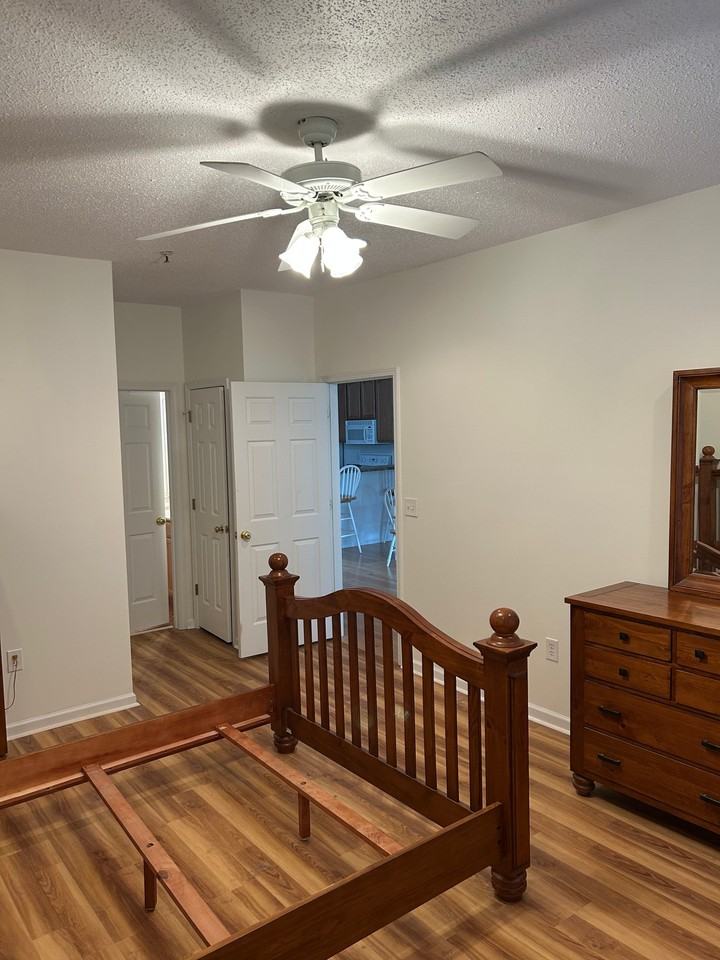 5822 Longwood Dr #302 - Photo 3 of 7