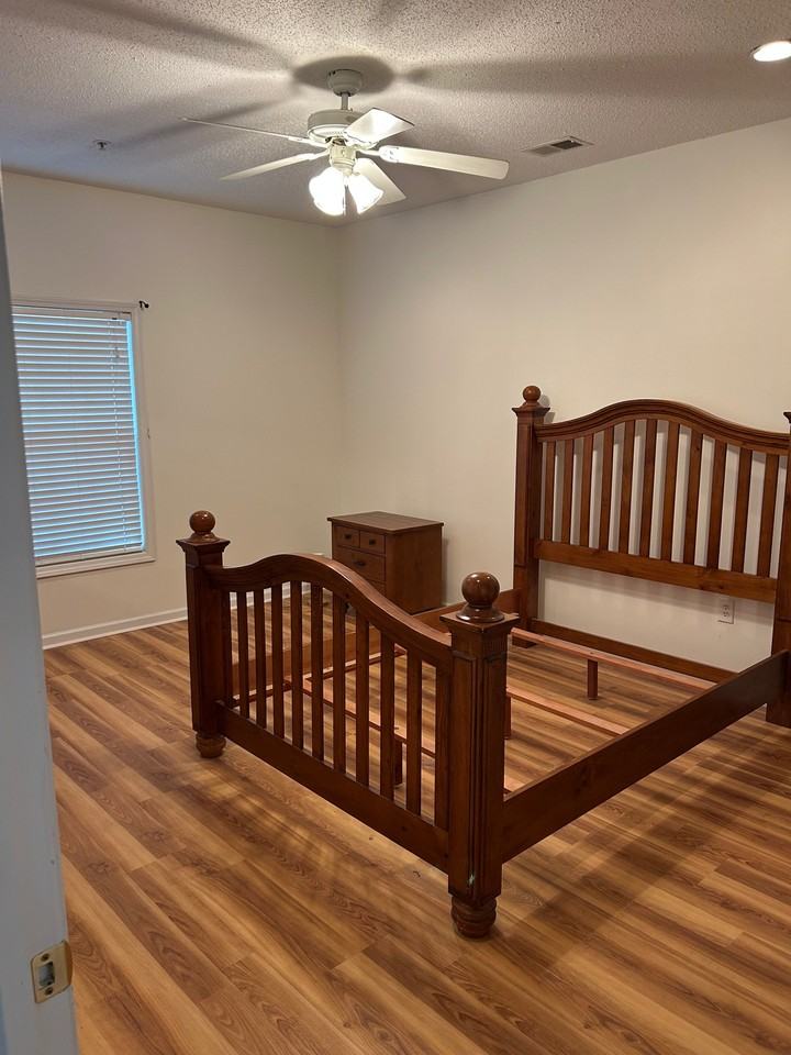5822 Longwood Dr #302 - Photo 4 of 7