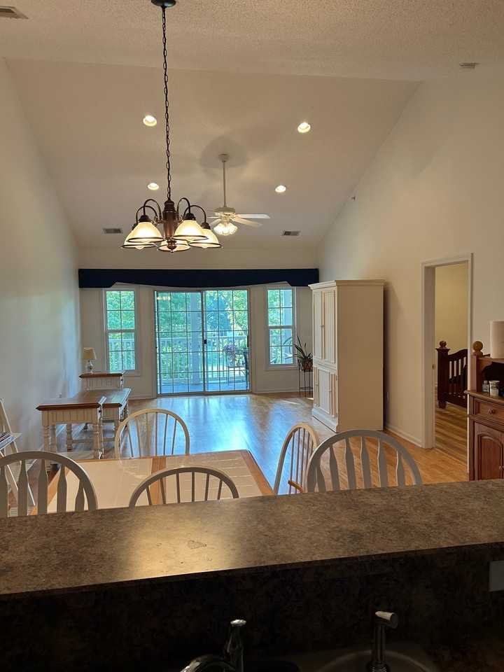 5822 Longwood Dr #302 - Photo 7 of 7