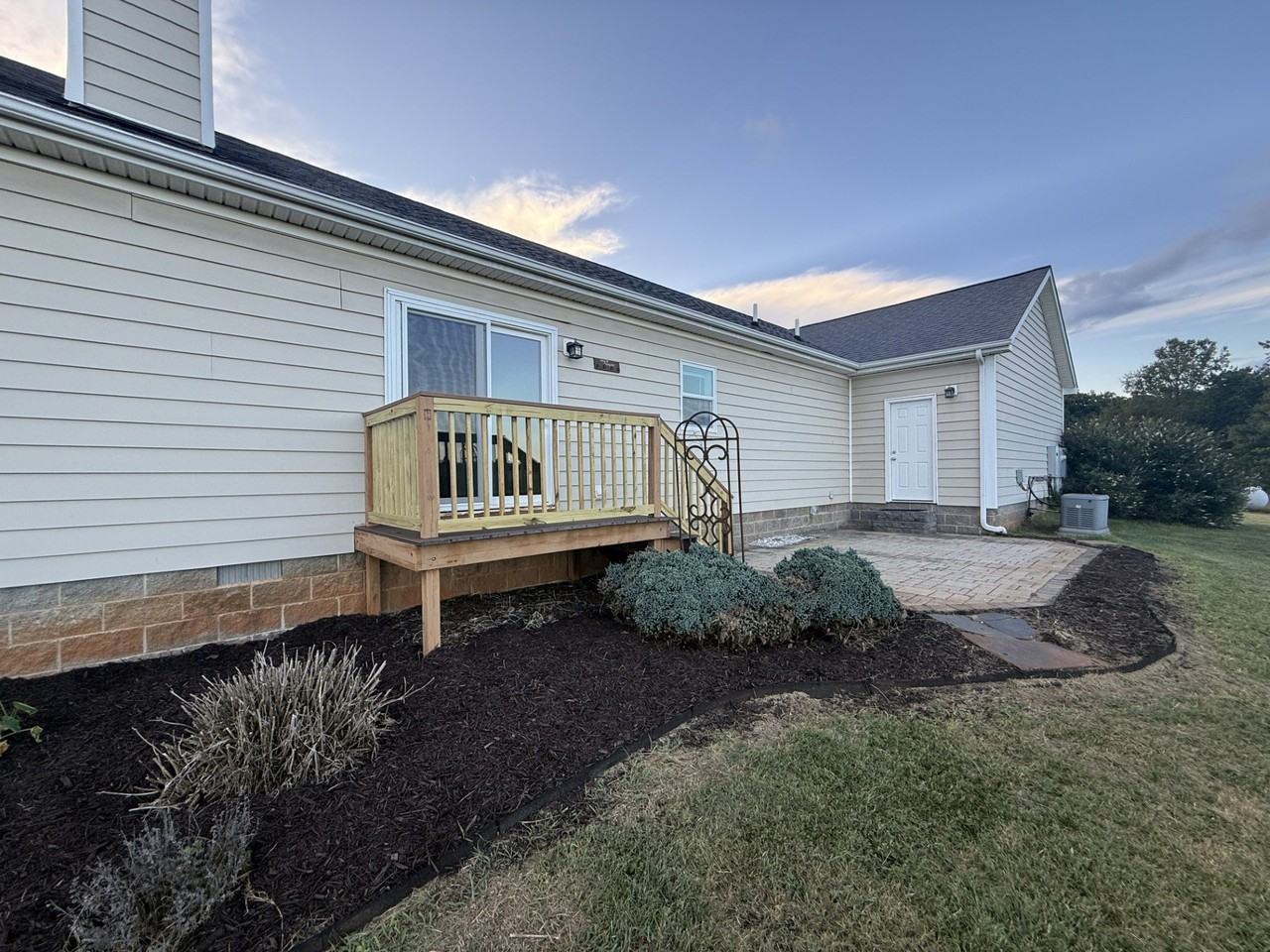1114 Templeton Mill Rd - Photo 2 of 12