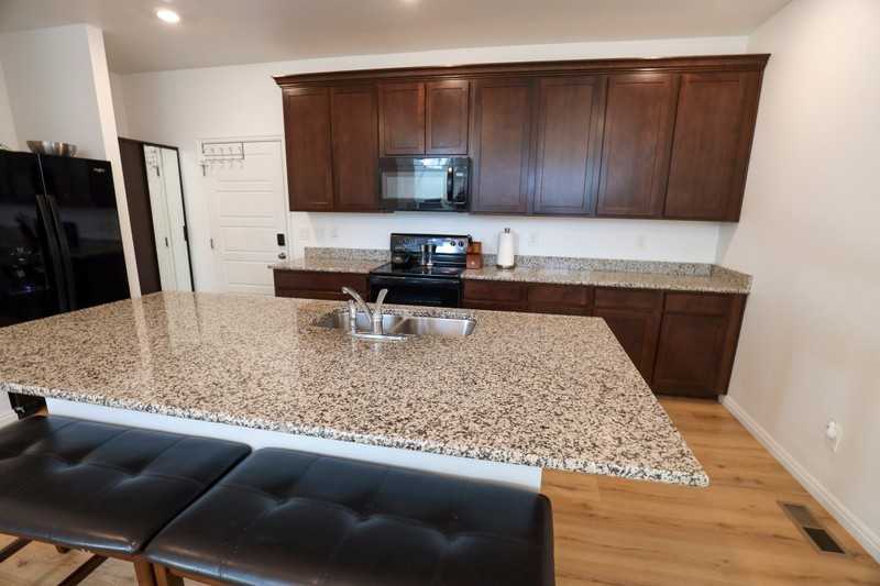 249 S Meadowbrook Ct - Photo 5 of 24