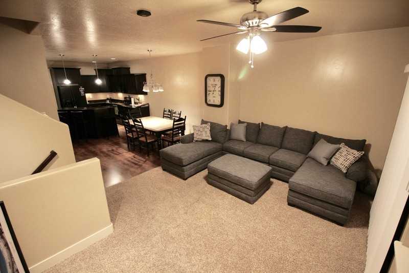 3734 S Prairiewood Dr - Photo 2 of 12