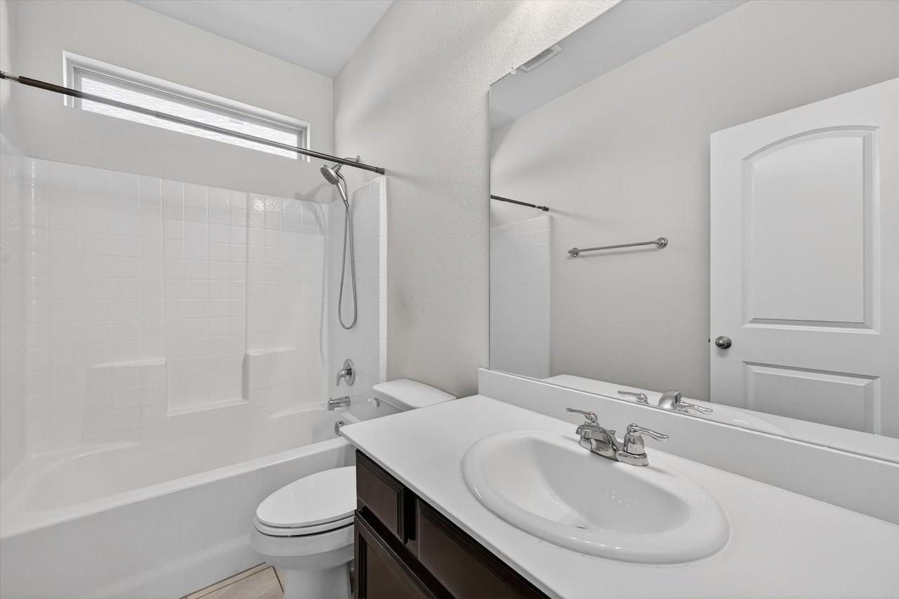 2017 Miramar Dr - Photo 5 of 19
