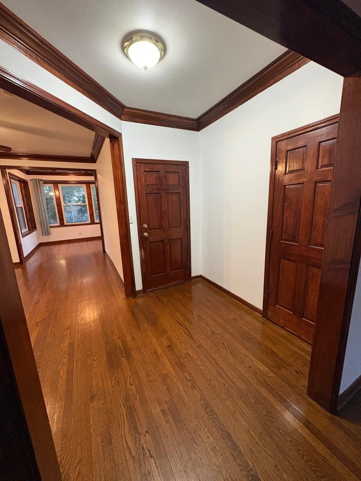 3041 W Leland Ave #1 - Photo 2 of 13