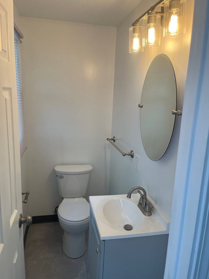 1131 Harmony Rd - Photo 5 of 13