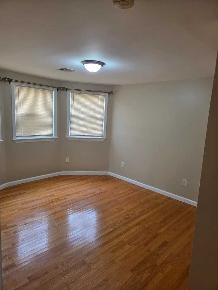 362 Forest St #1 - Photo 2 of 6