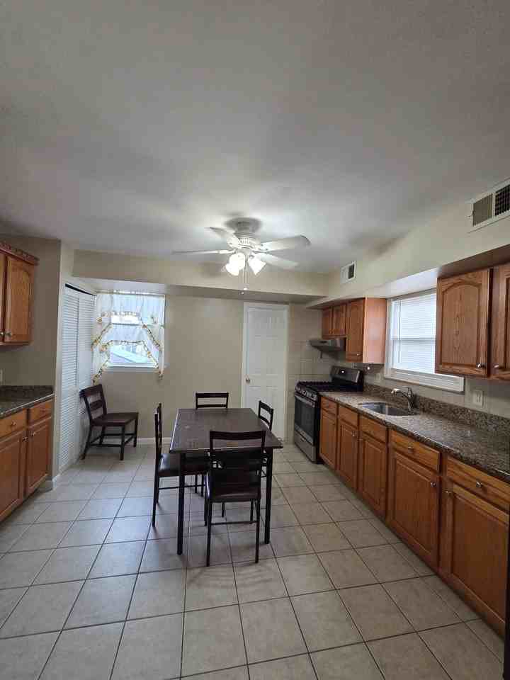 362 Forest St #1 - Photo 4 of 6