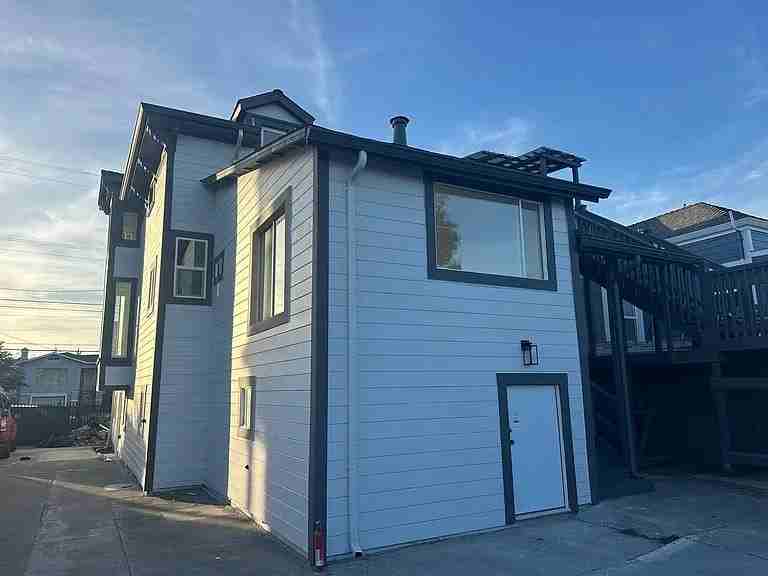 3238 Adeline St #1 - Photo 4 of 10