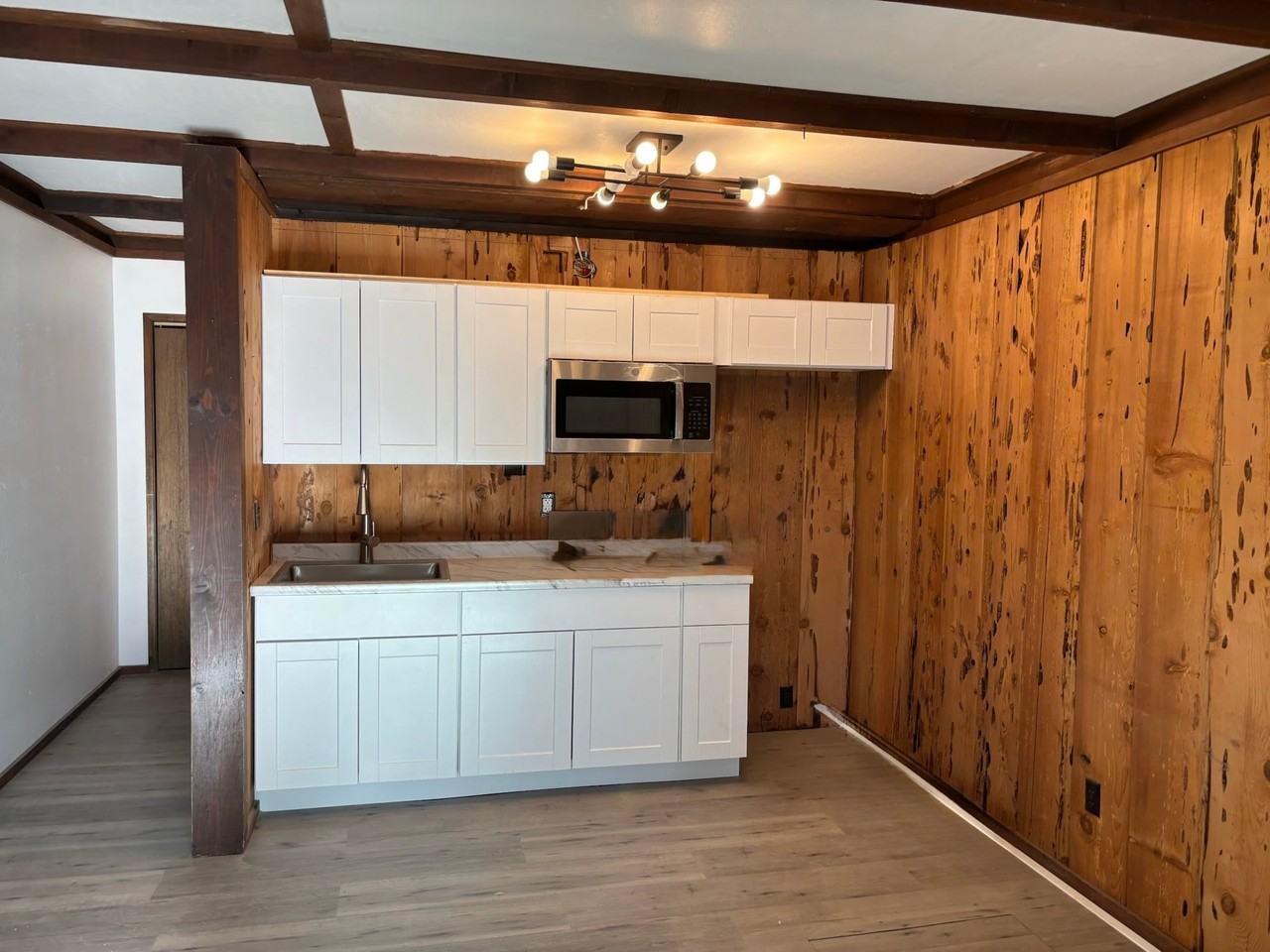 160 Aynes Ct #C - Photo 2 of 7