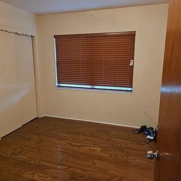2444 37th St N - Photo 6 of 12