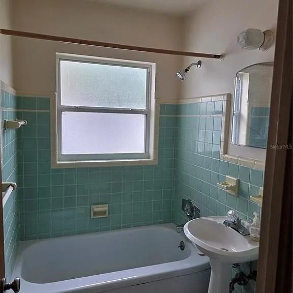 2444 37th St N - Photo 7 of 12