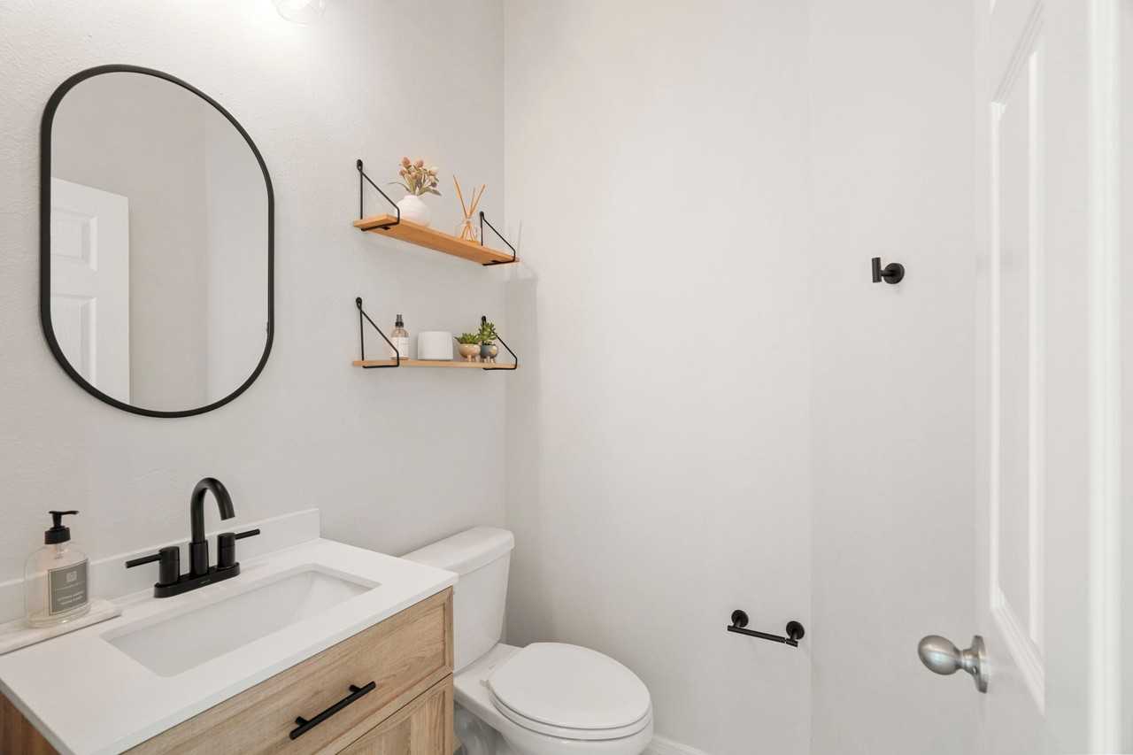 6320 Goldcoast Ave - Photo 7 of 20