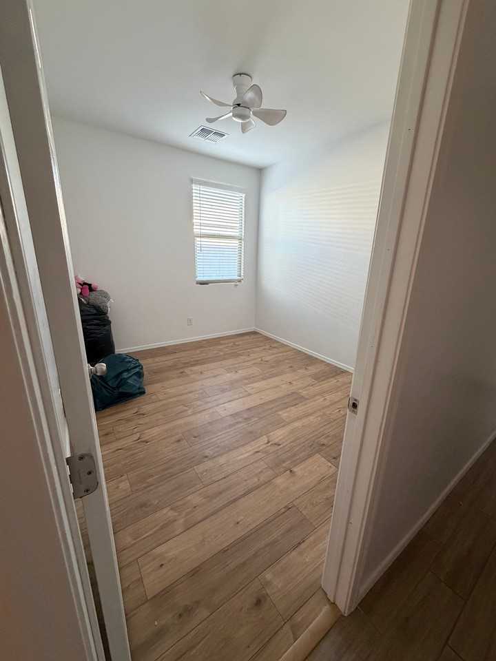 46873 W Coe St - Photo 2 of 8