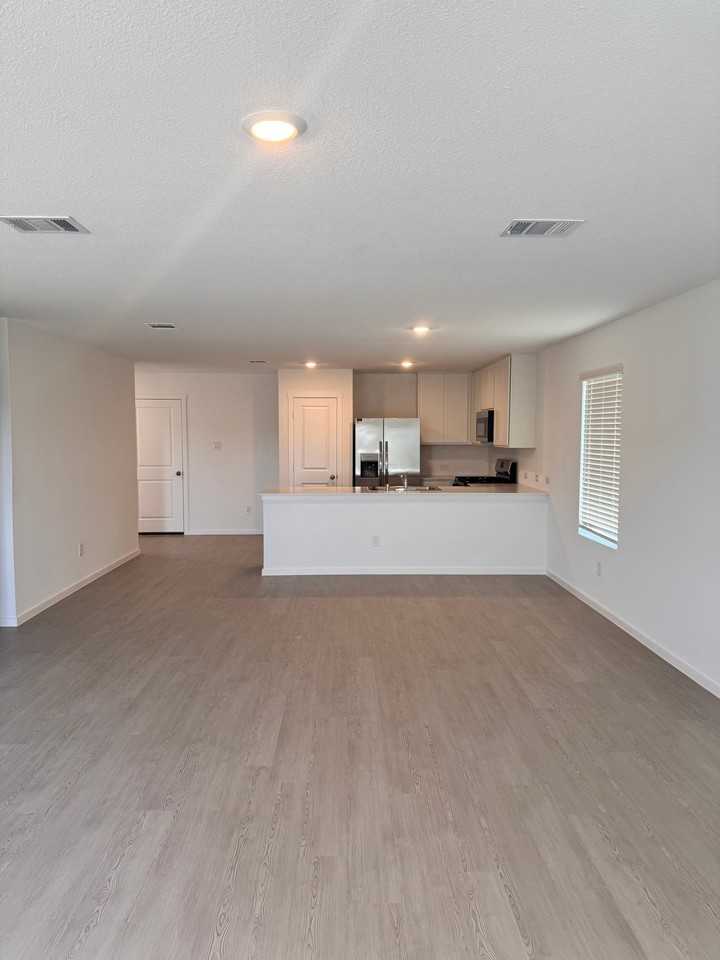 2036 Stable Ln - Photo 4 of 15