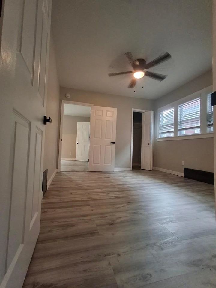 3954 N 20th St - Photo 3 of 8