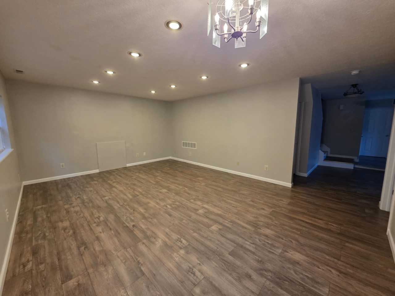 156 W Cherokee Dr - Photo 4 of 13
