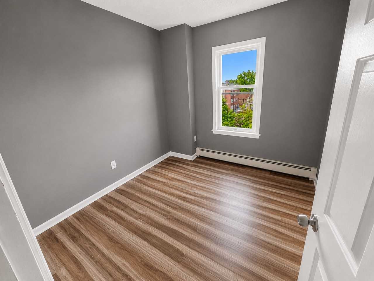 314 Bellevue St #3L - Photo 3 of 5