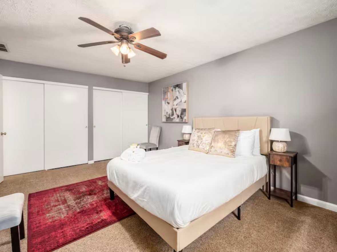 6262 Emberwood Rd - Photo 3 of 8