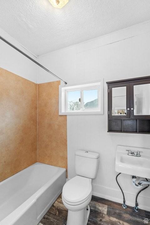 2324 Quincy Ave - Photo 4 of 13