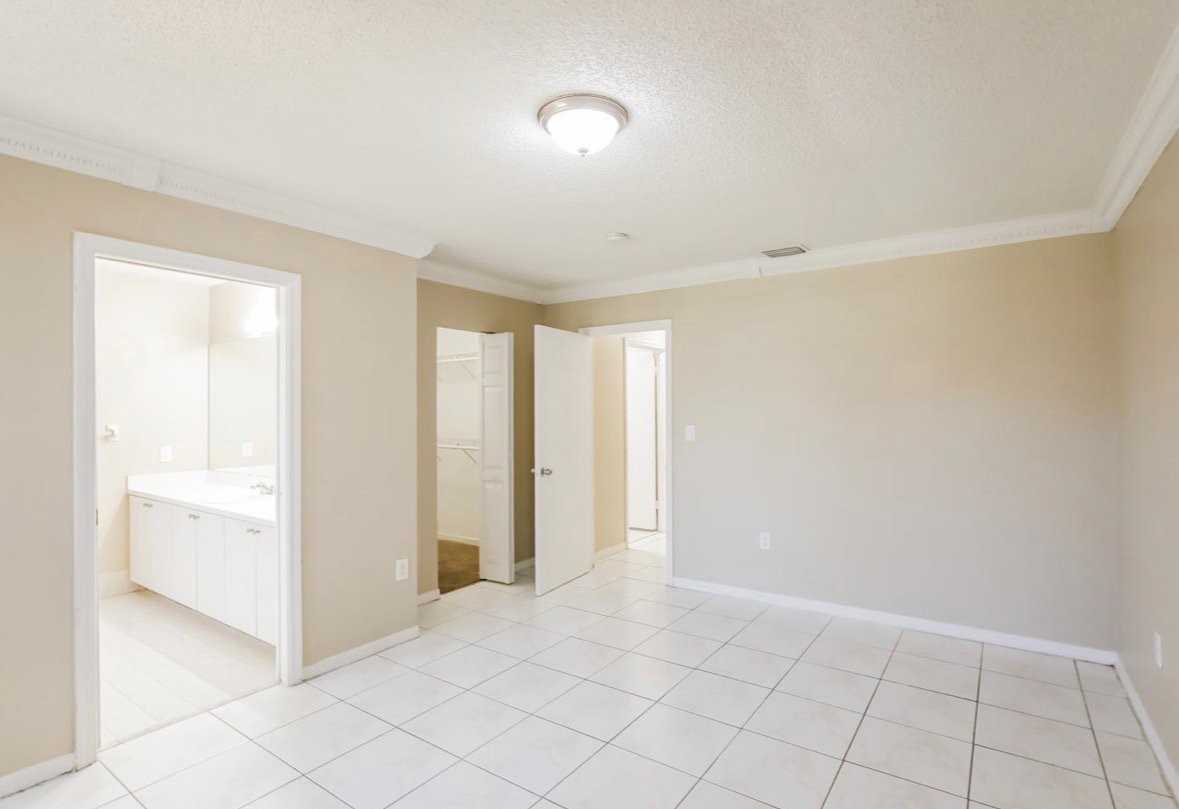13743 Sw 181st St - Photo 4 of 8