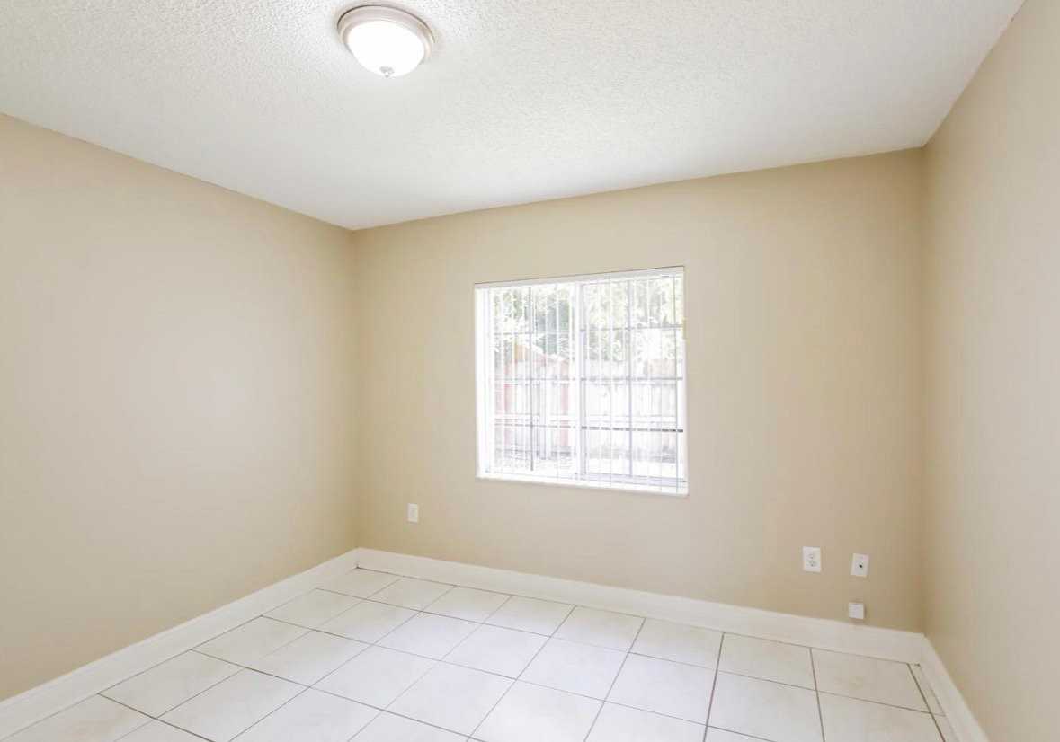 13743 Sw 181st St - Photo 5 of 8
