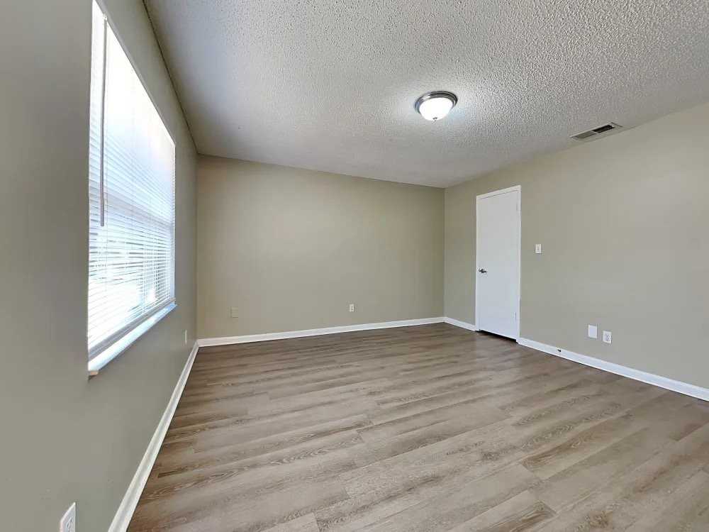 1619 E 7th Ave - Photo 6 of 10