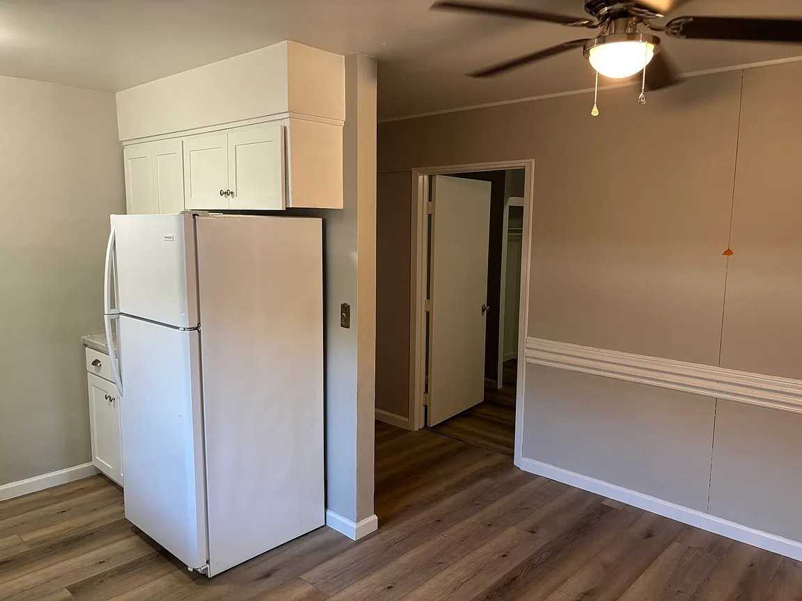 614 J St - Photo 3 of 9